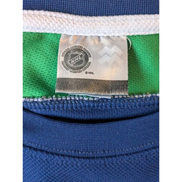 Vancouver Canucks Youth XL (18) Lightweight Mesh Jersey – Official NHL Licensed - Picture 3 of 9